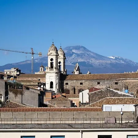 Palazzo Currò *