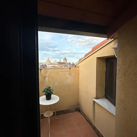 Palazzo Currò *