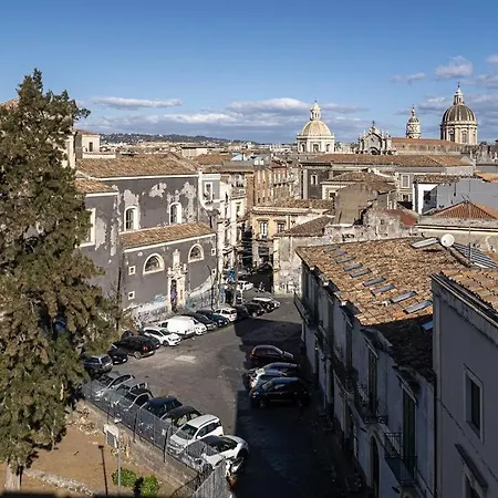 Palazzo Curro Guest house *
