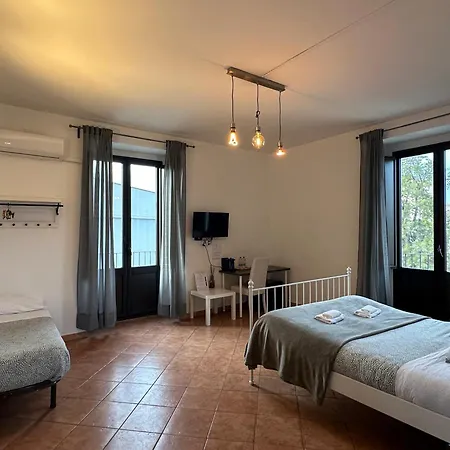 Palazzo Curro Guest house *