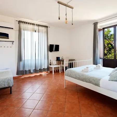 Palazzo Curro Guest house *